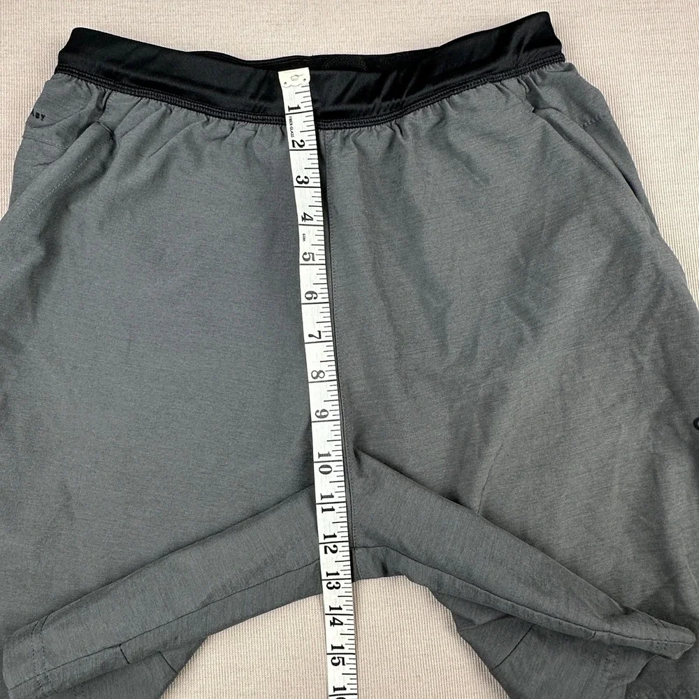 Adidas Aeroready Mens Gray Athletic Training Shorts Medium Black Trim Zipper Pkt
